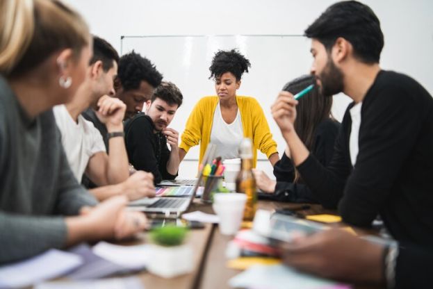 Comunicação, liderança e visão holística: habilidades essenciais para atuar com projetos, análise de dados e business intelligence