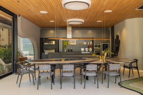 Sommia e Neural aplicados na mesa do ambiente, na CASACOR CE