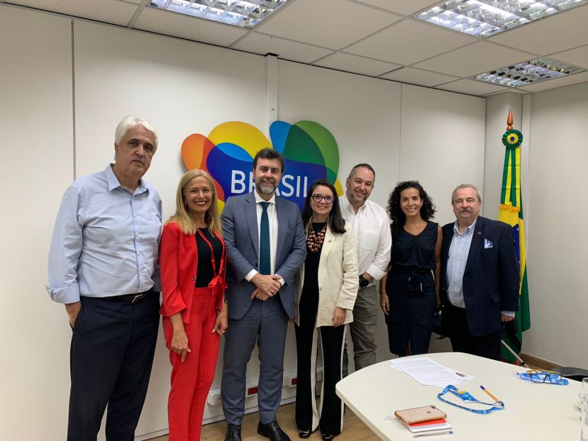UBRAFE firma acordo com EMBRATUR