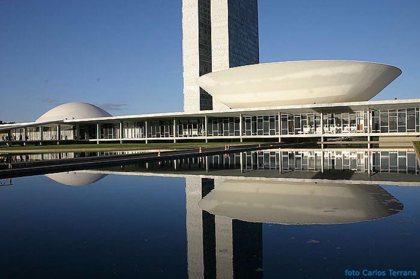 Câmara cria Prêmio Glória Maria de Jornalismo