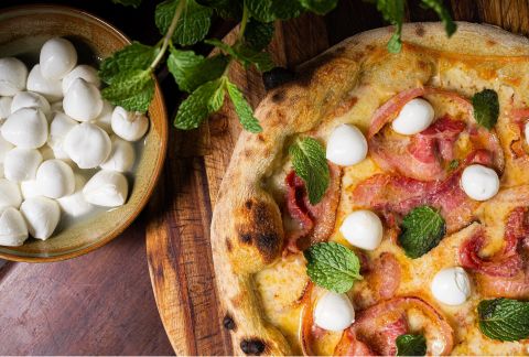 Pizza de Panceta, Búfala e Hortelã