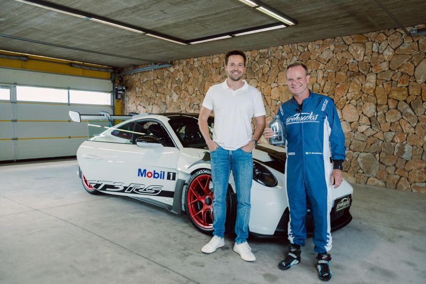 Mobil 1™, lubrificante oficial da equipe Red Bull Racing, é o óleo oficial do programa Acelerados