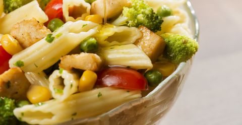 Penne Speciale com Legumes e Frango